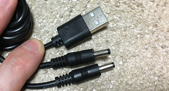 USBコネクタと配線