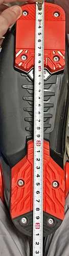 スキーブーツ裏の数字（数値）は外装ソール（靴底）の長さです。