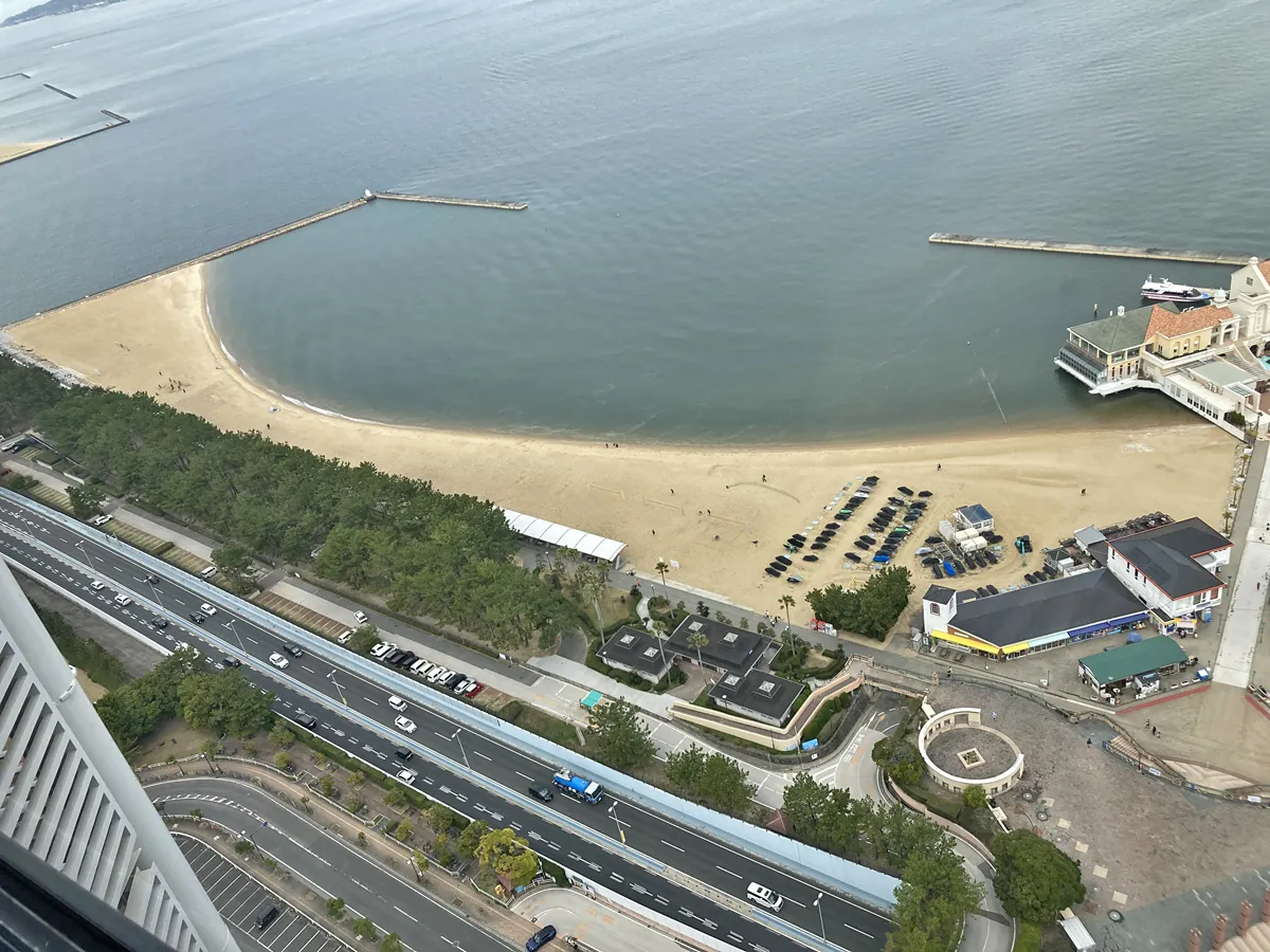 福岡タワー展望室からの百道浜の写真その左。
