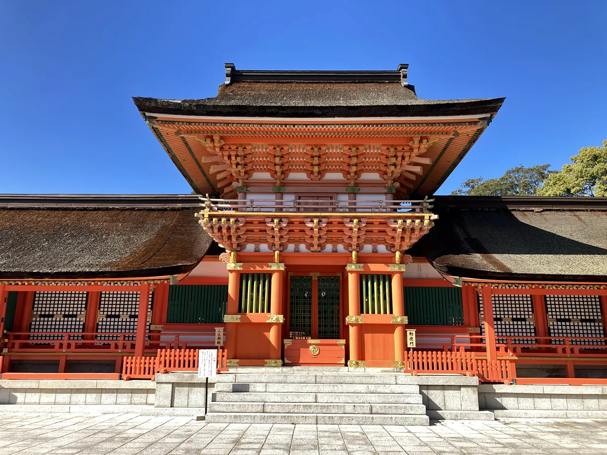 ３つの御殿以外に、住吉神社・北辰神社・春日神社・八子神社も参拝しましょう。