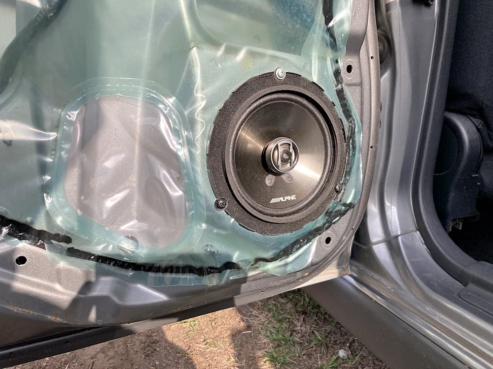 リアスピーカー。アルパイン製（ALPINE）STL-16C