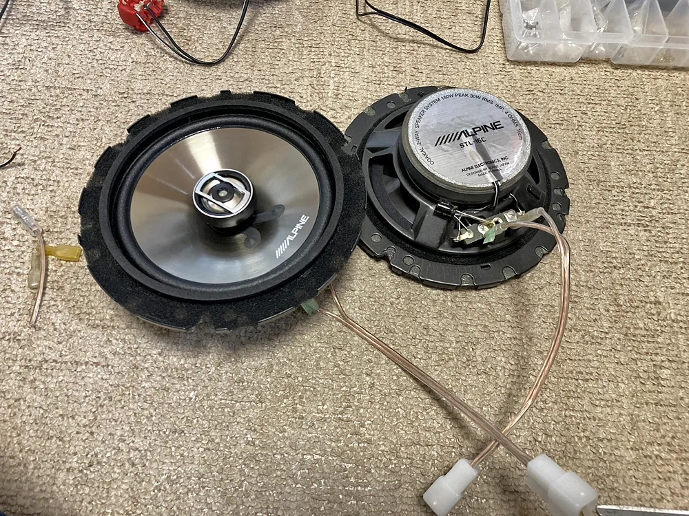 スピーカーコネクタコードを増設