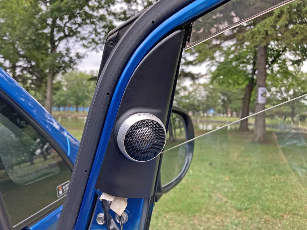 この通りツイーターをセッティングすることができました。