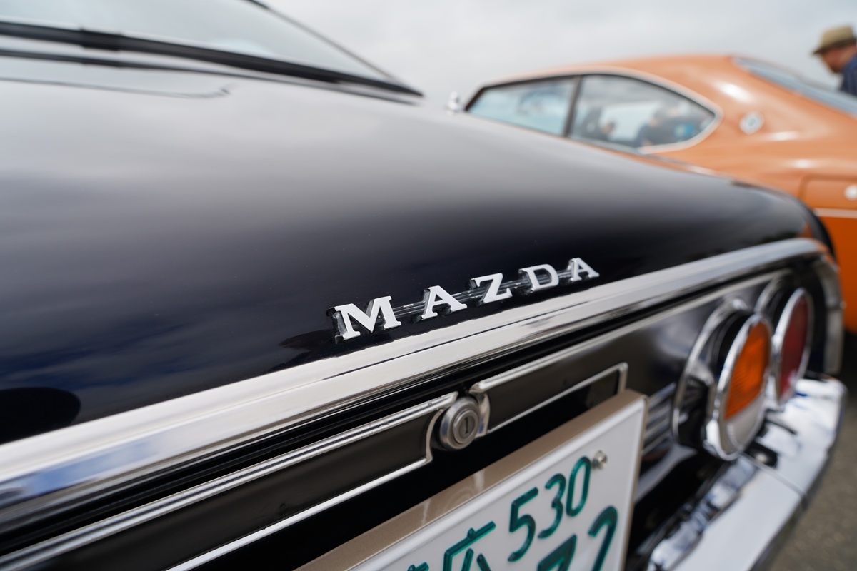 マツダ・2代目ファミリアプレスト、ロータリークーペのエンブレム