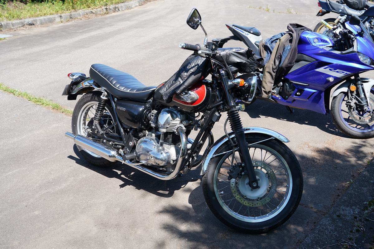 W400