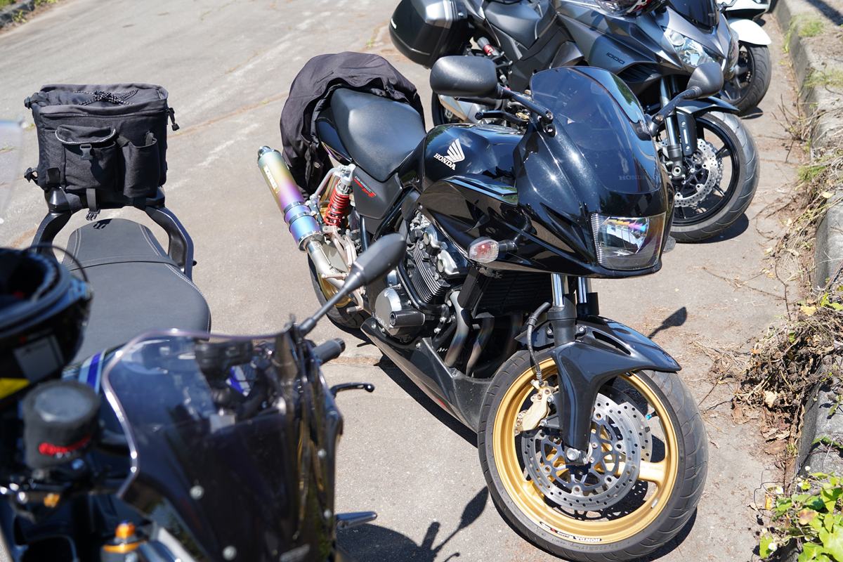CB400