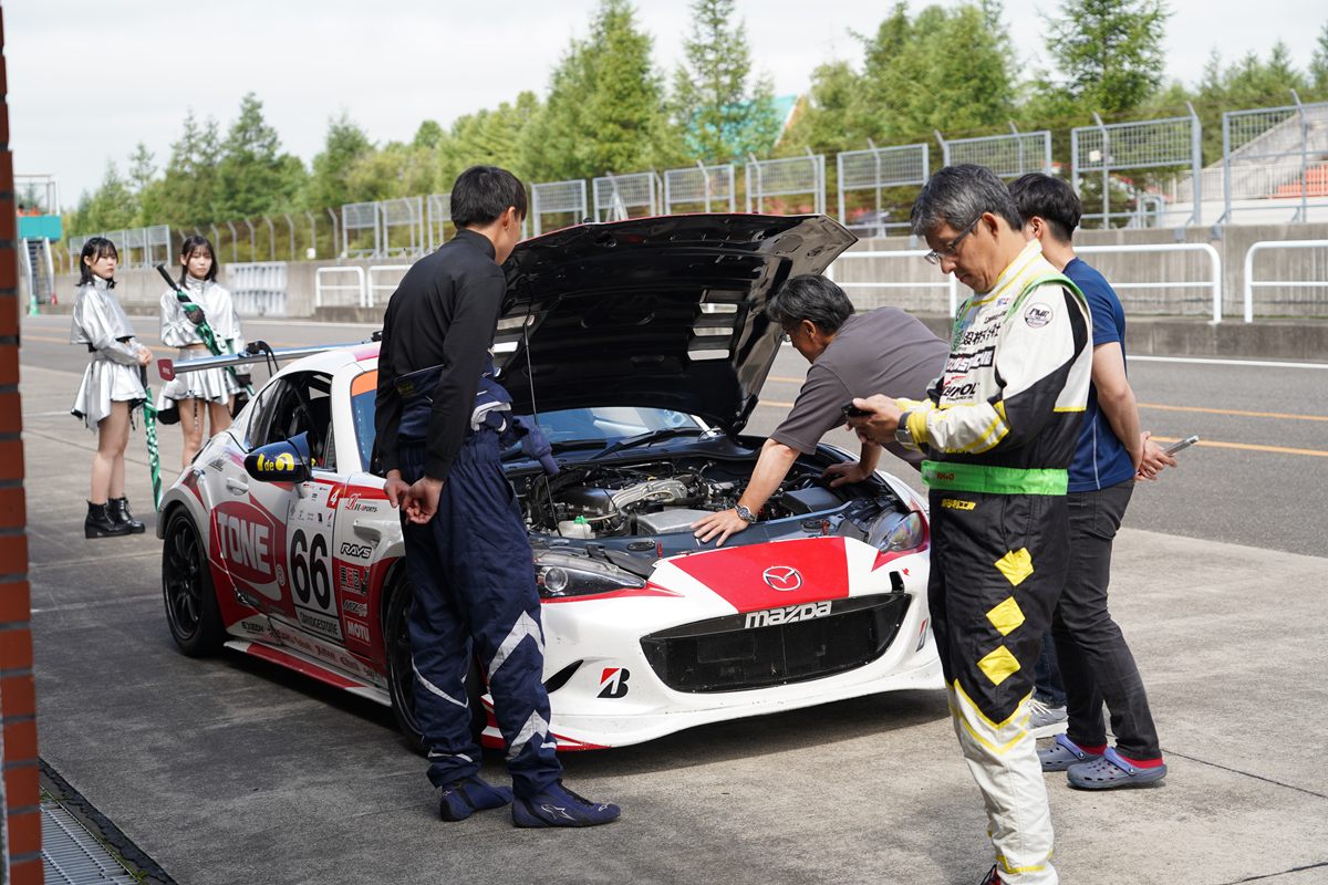 スーパー耐久ST-4クラス優勝マシン、NDロードスター4