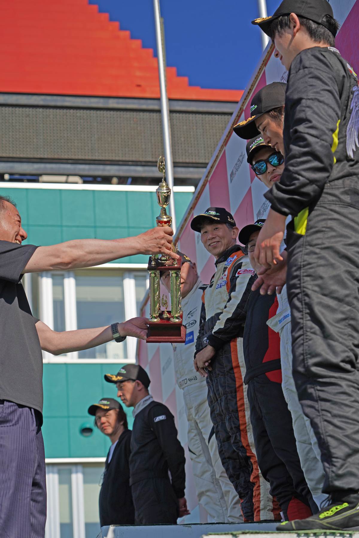 3位、黒猫団DXLマツダ2 平野・DKRosa・石坂・具志堅組